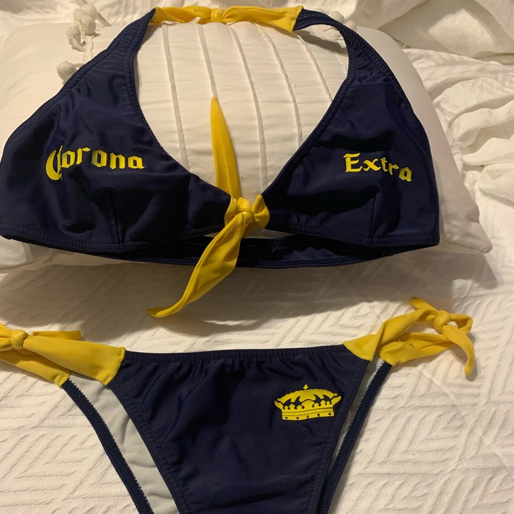 Corona bikini